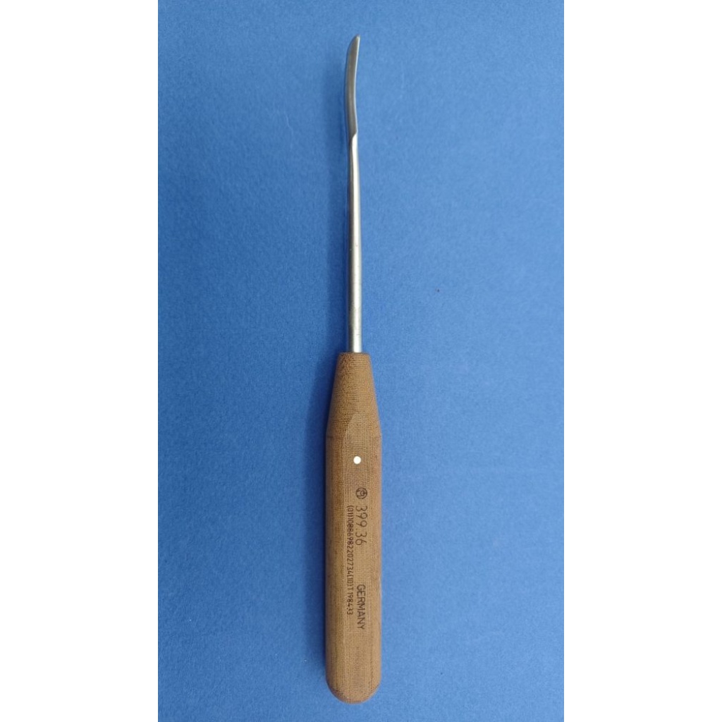 Synthes 399.36 Periosteal Elevator 6mm Curved Blade Round Edge