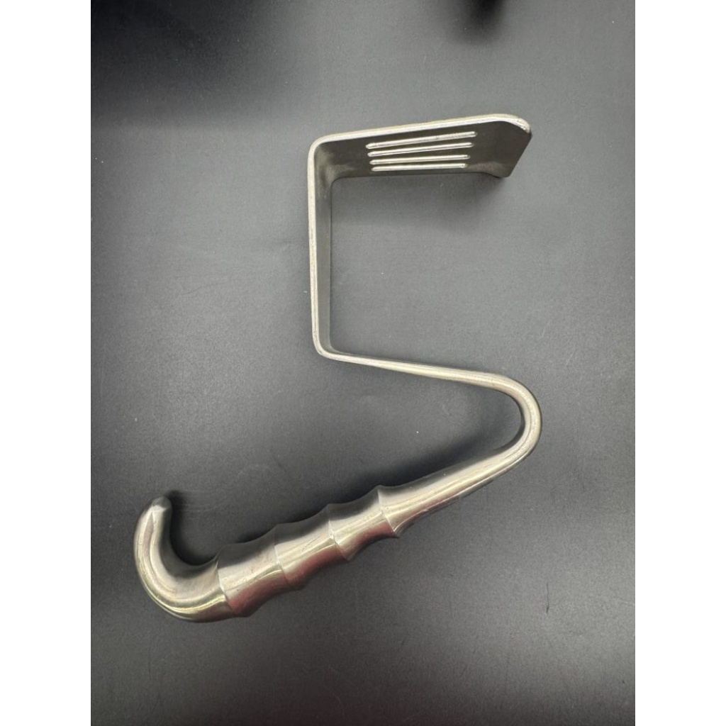 V. Mueller CH905 Davidson Scapular Retractor Blade